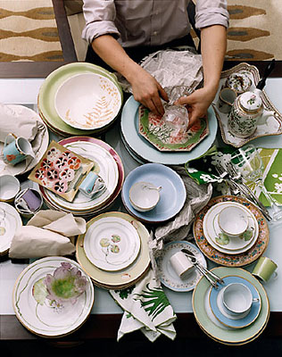 2002_003_wrapping-dishes.jpg